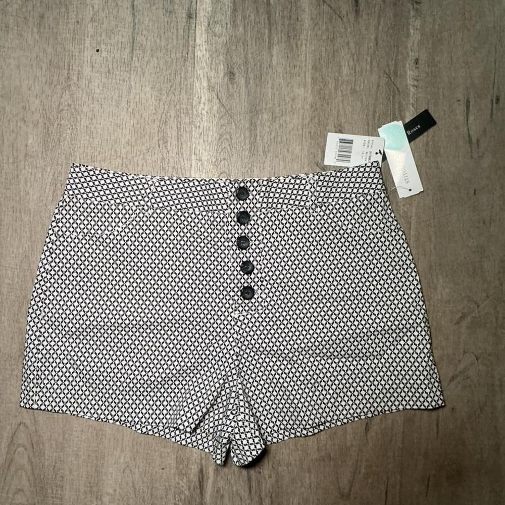Violets & Roses Geometric Print Shorts Size 12/31 Black White High Waist NWT